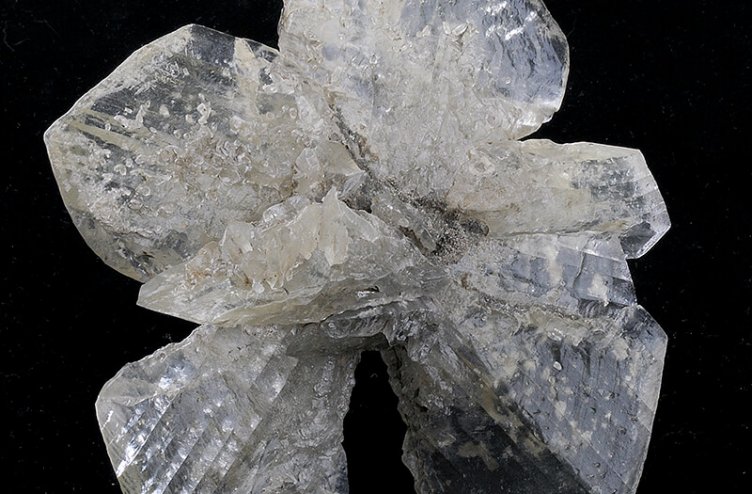 M1 Zraščeni kristali sadre iz Slovaške, 12 x 12 cm Gea julij 2023