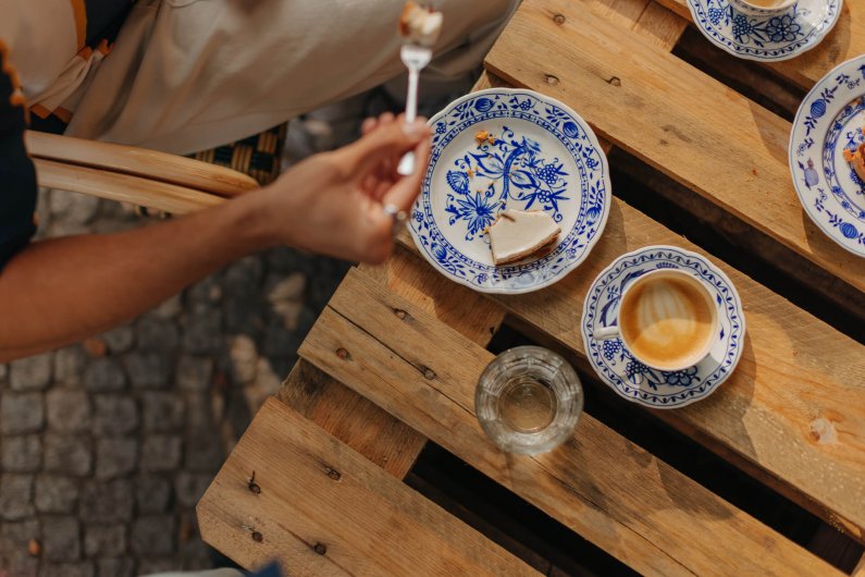 Berlin par uživa v skodelici kave in kosu torte © DZT Julia Nimke (1)