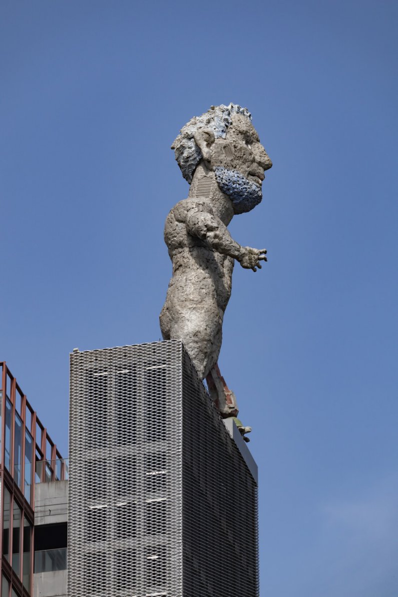 Herkul iz Gelsenkirchna na vrhu stolpa premogovniškega jaška