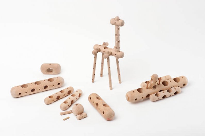 Sistem lesenih igrač Constructa v zbirki MAO